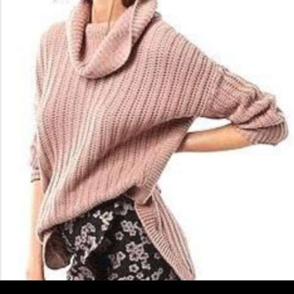 Express extreme circle cowl neck baggy swe… - Picture 4 of 5